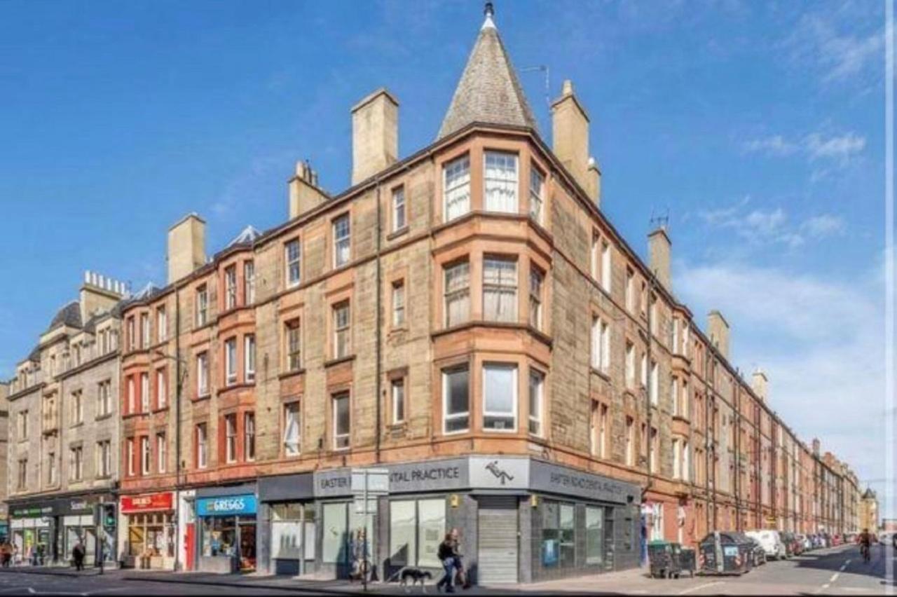 Spacious & Comfortable 3 Bedroom Apartment - Near City Centre - Free Parking Available - Sleeps Up To 5 Guests Edinburgh Exterior photo